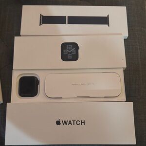 Apple Watch SE (Gen 2) 44 mm with Midnight Band